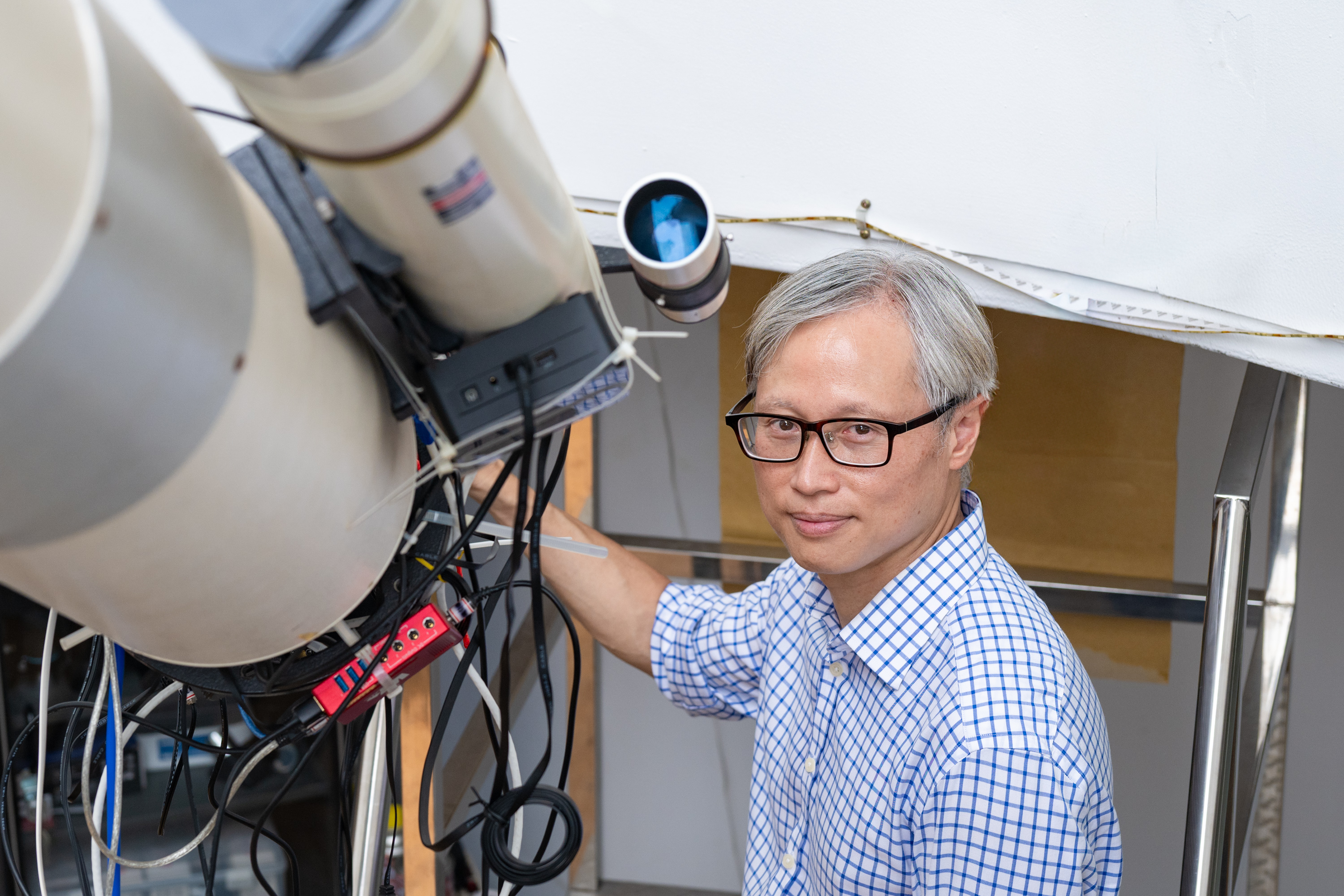 Yu-Shan Wu (吳玉山) addressing the Committee.