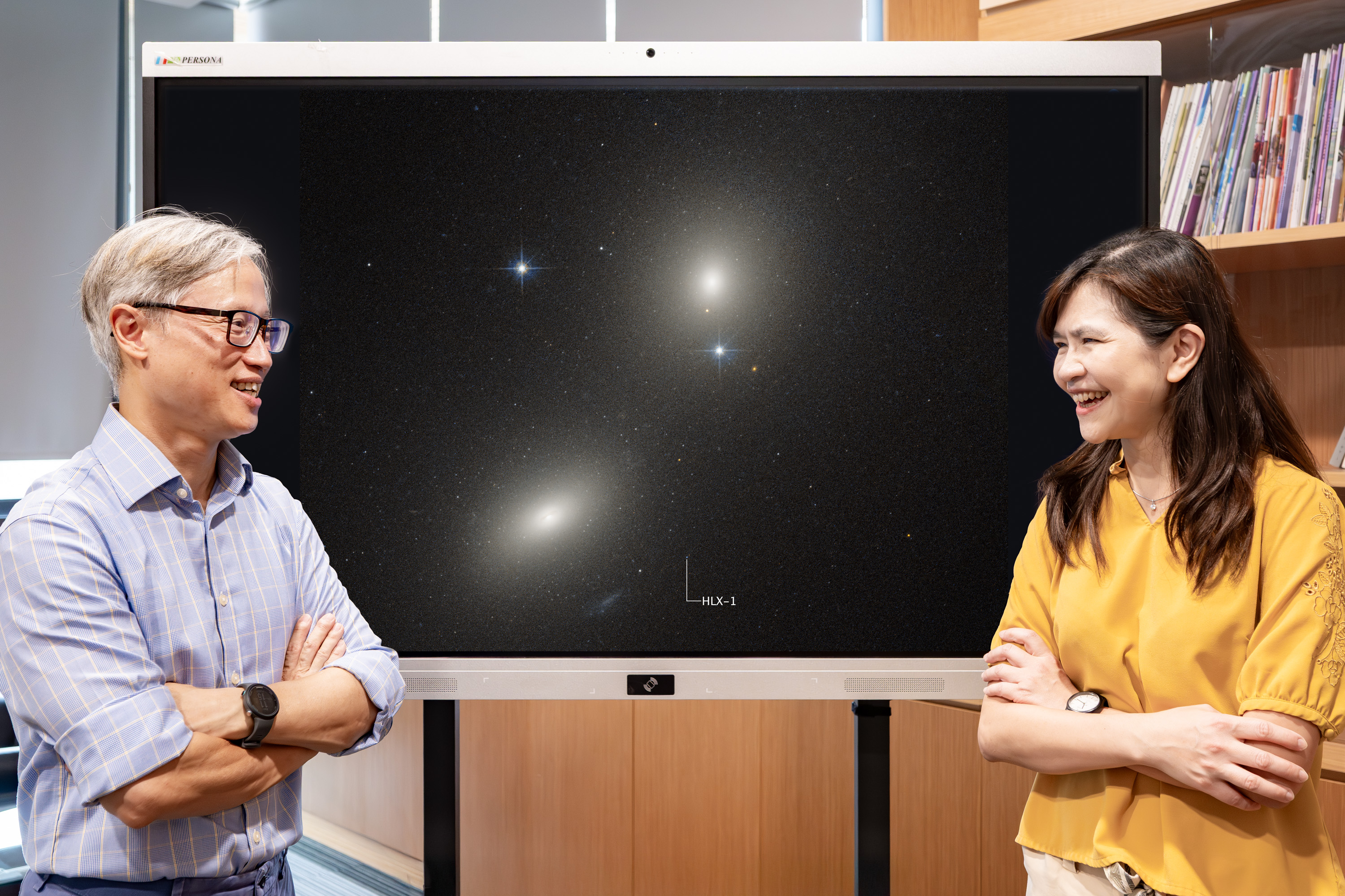 NTHU president W. John Kao (高為元) (right) and Kung-Yee Liang (梁賡義) at the Development Advisory Committee meeting.