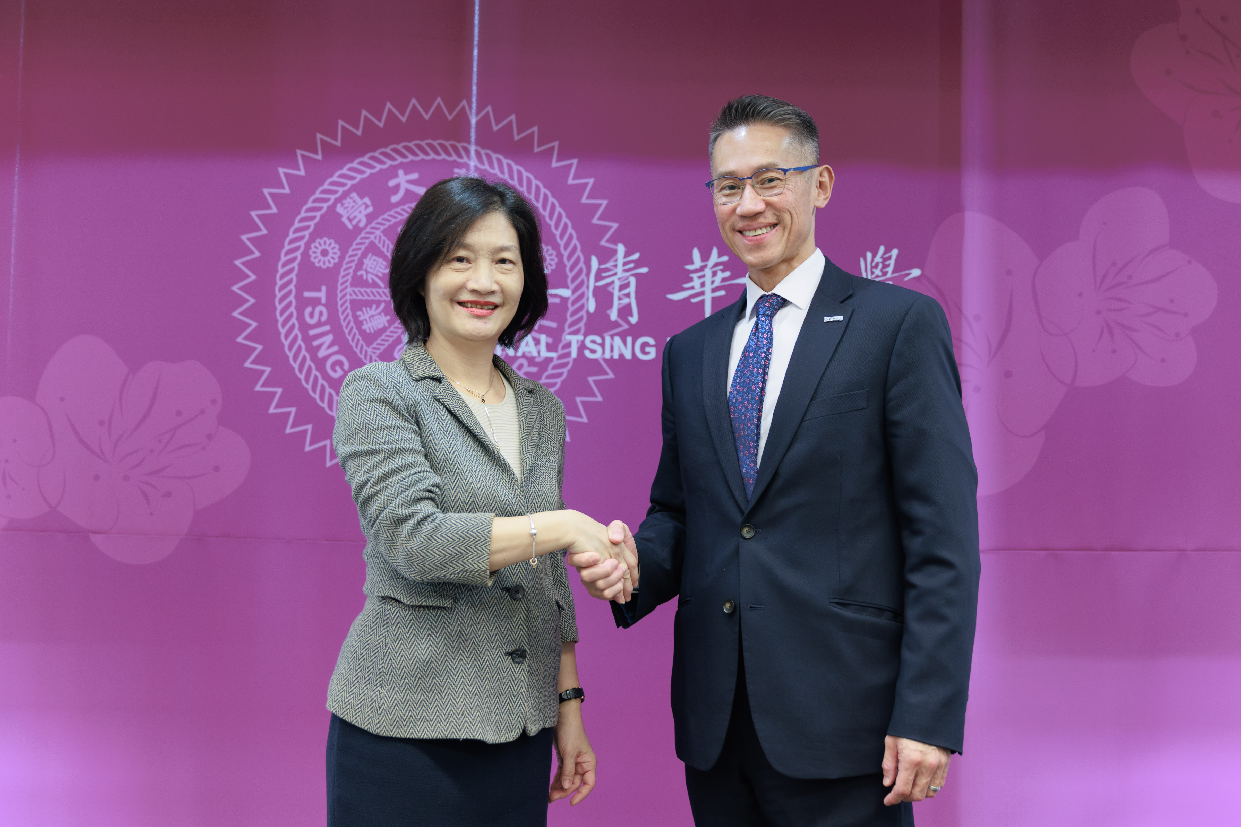 President W. John Kao (高為元) (right) and Eunice Chiu (邱麗孟), NVIDIA Vice President and General Manager Taiwan, anticipate more interdisciplinary cooperation in the future.