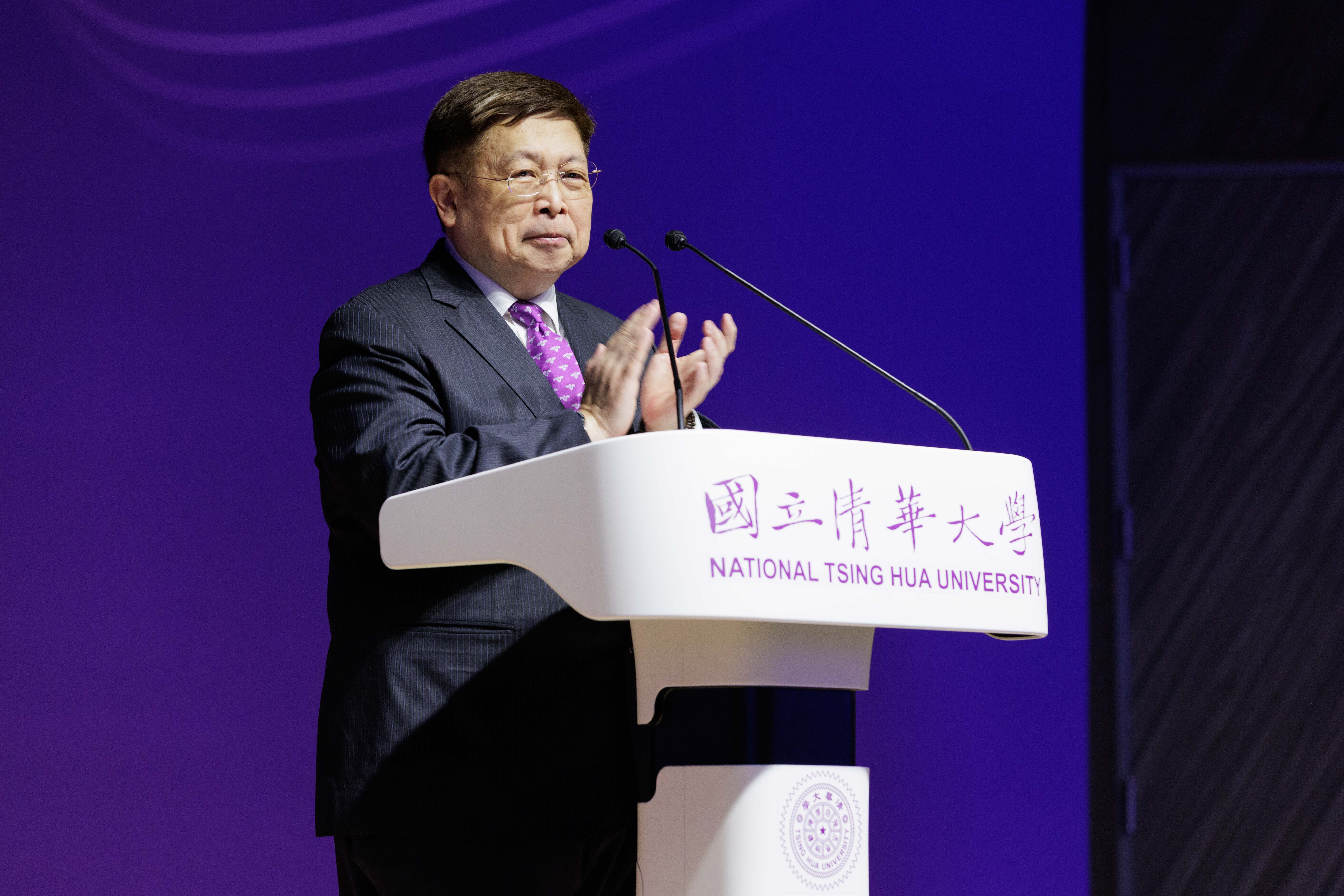 Yu-Shan Wu (吳玉山) addressing the Committee.