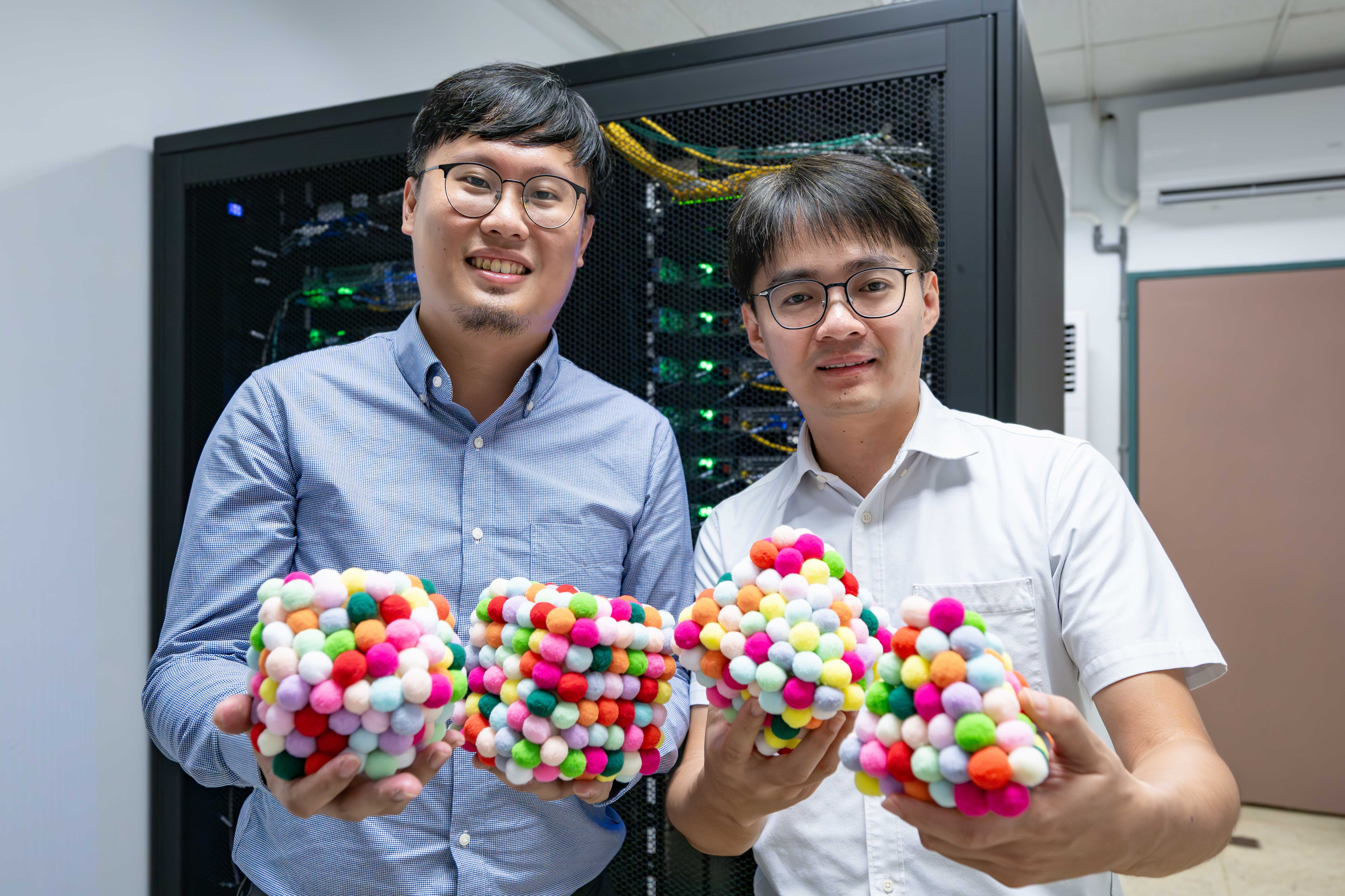 Tung-Han Yang (楊東翰) (right) and Kun-Han Lin (林昆翰) led a team in establishing the world's first database of high-entropy alloy nanocrystals.