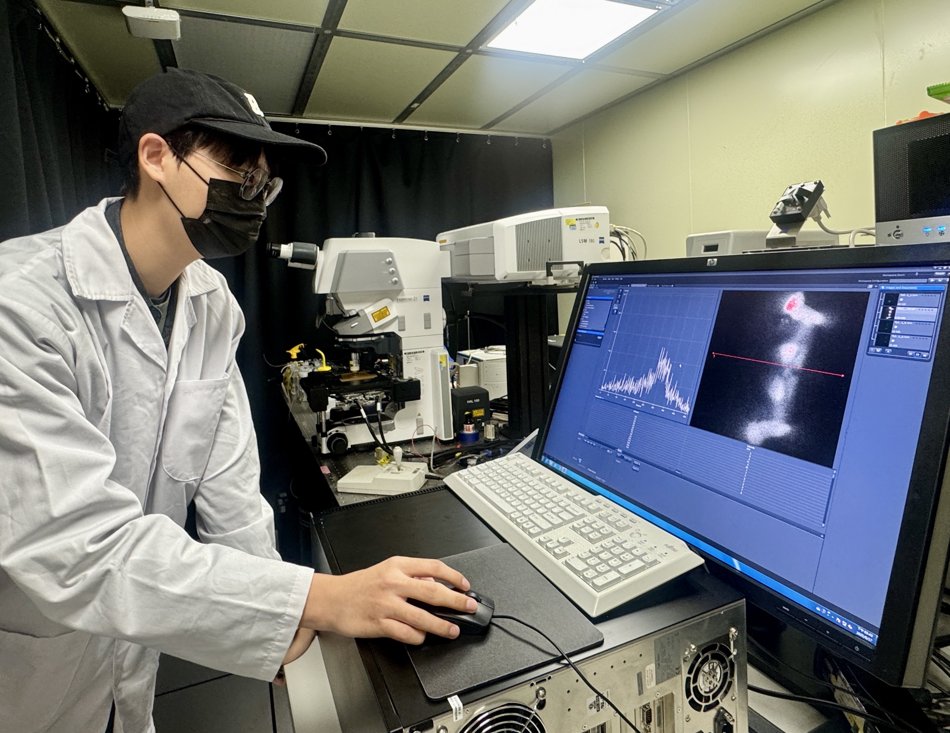 Yu-Shan Wu (吳玉山) addressing the Committee.