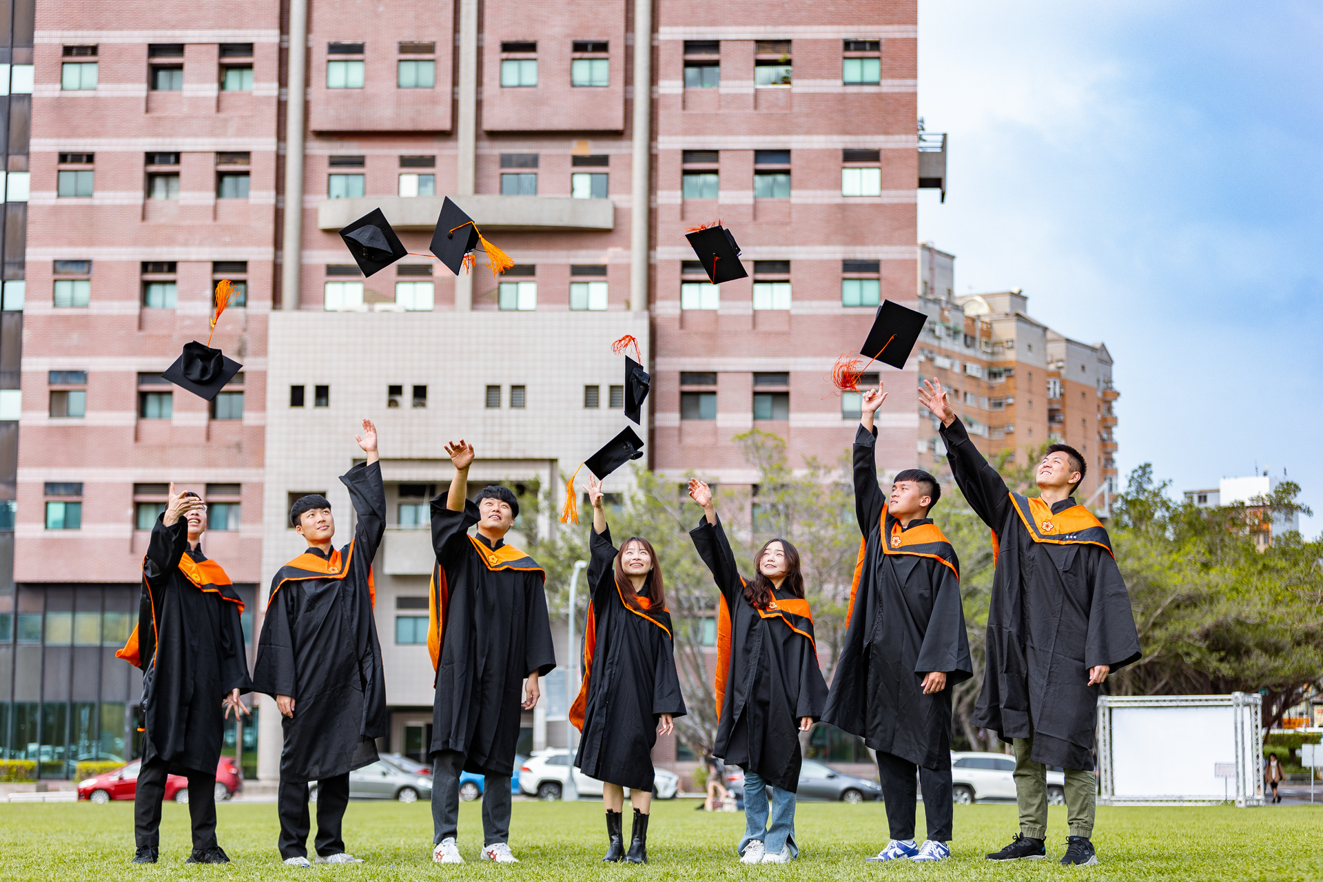 National Tsing Hua University (NTHU) held its commencement on the 15th.