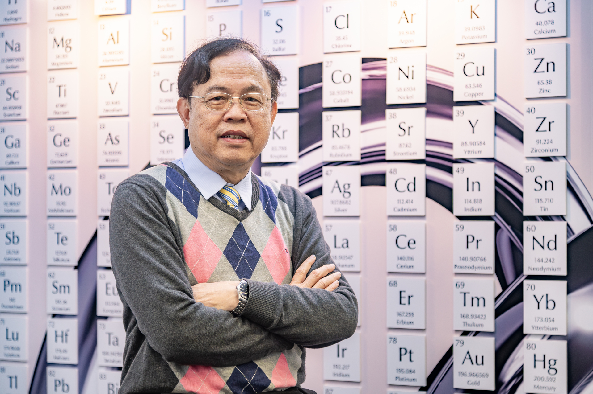 Chair Professor Jien-Wei Yeh (葉均蔚) from NTHU's Materials Science and Engineering pioneered a groundbreaking field known as “Metal Mixology.”